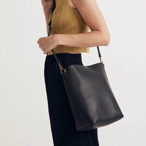 Madewell Transport Bucket Bag Black